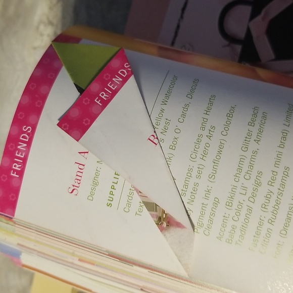 Softcover The ultimate paper craft collection book - Picture 5 of 7